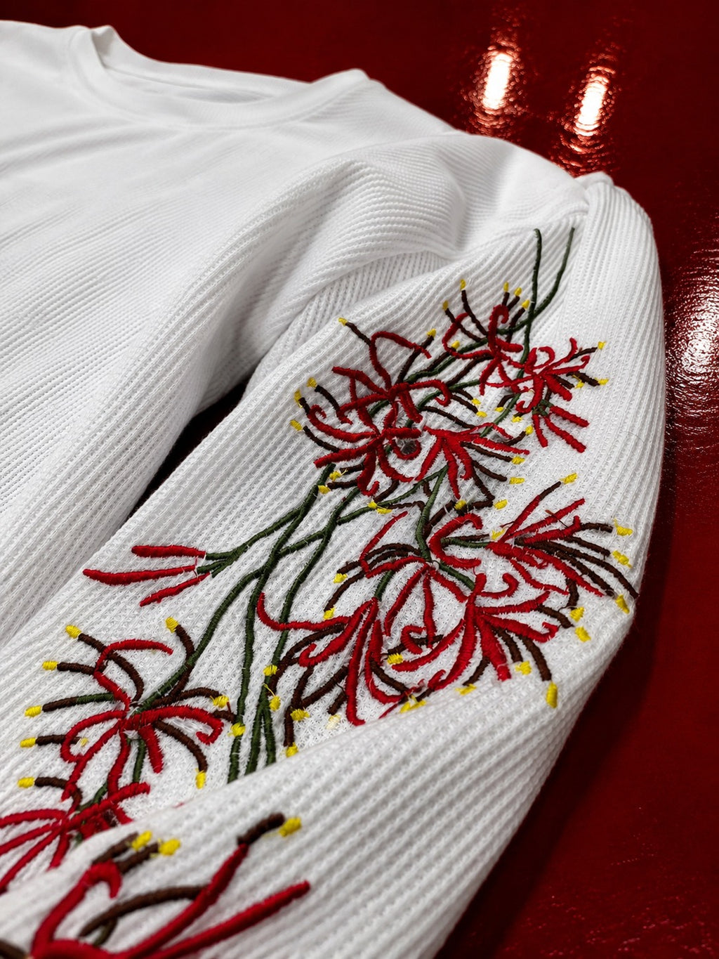 Scarlet Vine White Waffle