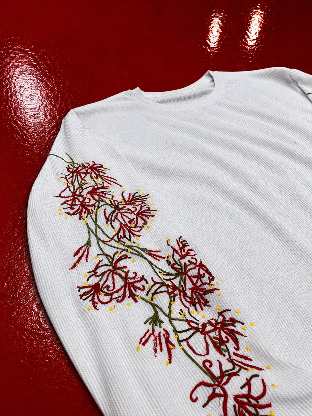 Scarlet Vine White Waffle