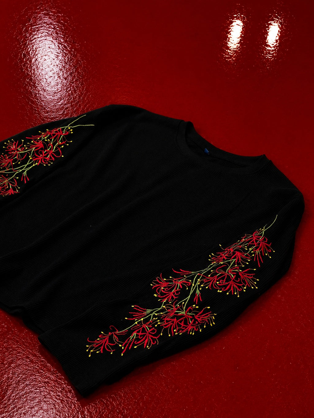 Scarlet Vine Black Waffle